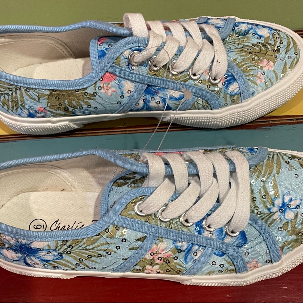Women’s shoes